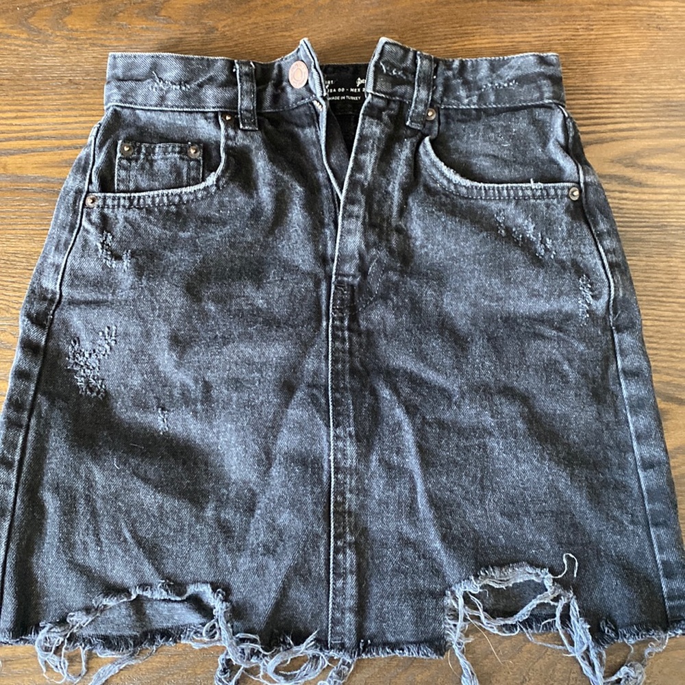Black Stradivarius skirt
